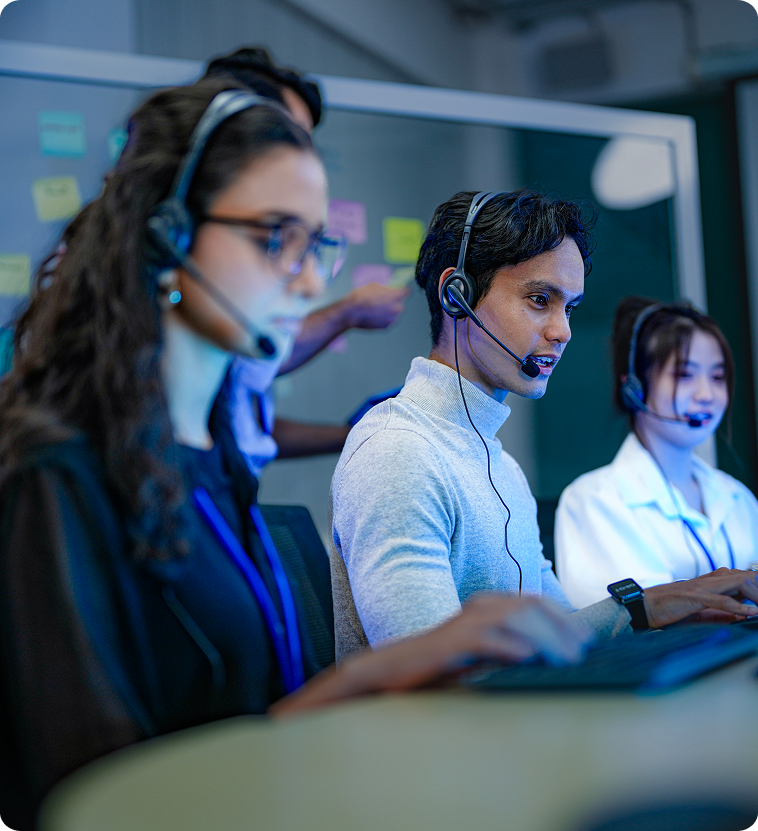 Person wearing headset talking to an Improveasy customer